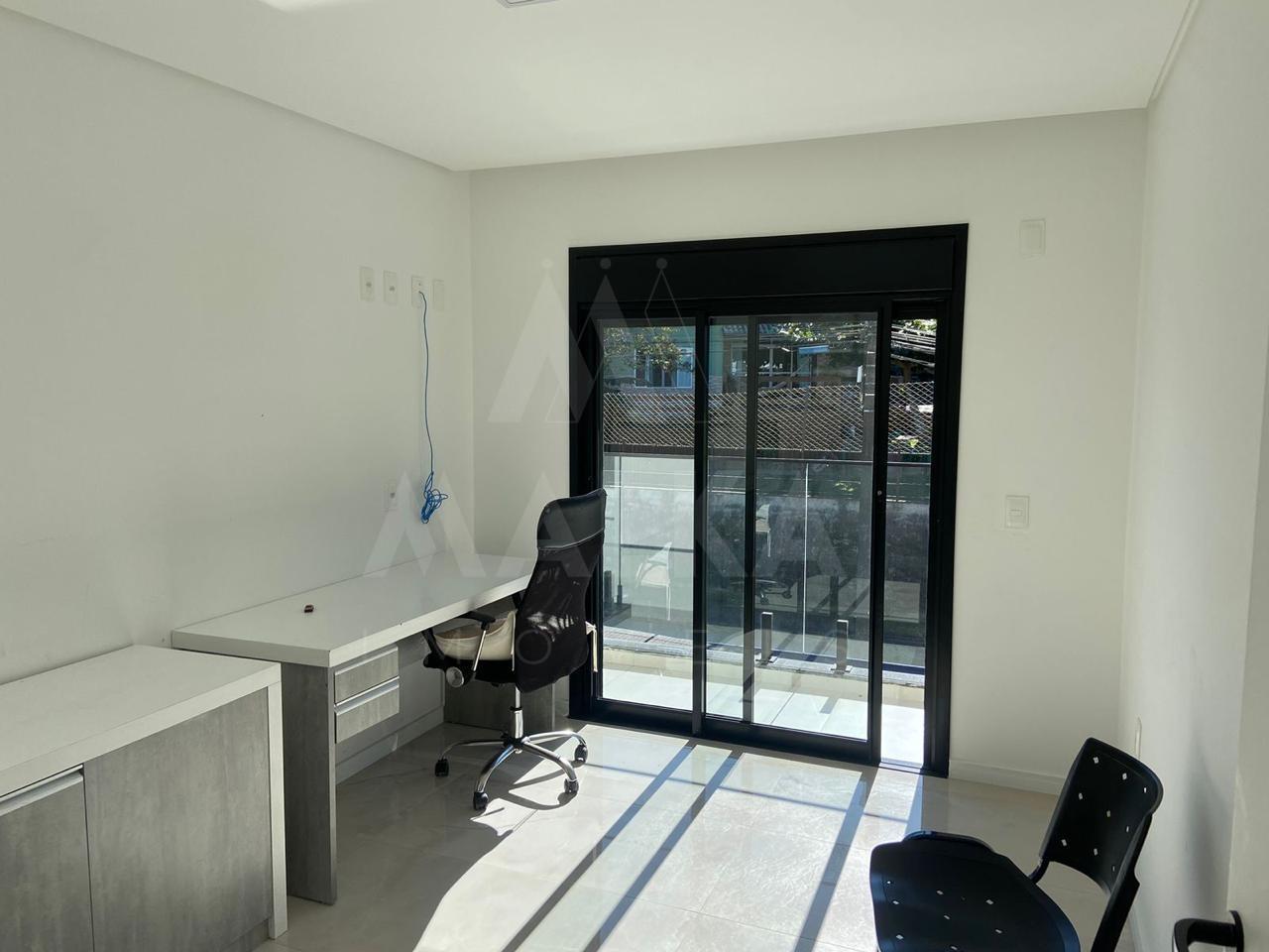 Casa para alugar com 4 quartos, 270m² - Foto 12