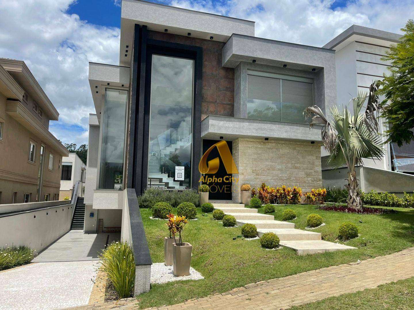 Casa de Condomínio à venda com 4 quartos, 525m² - Foto 1