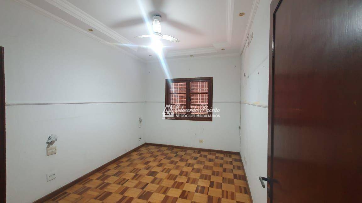 Casa para alugar com 3 quartos, 250m² - Foto 29