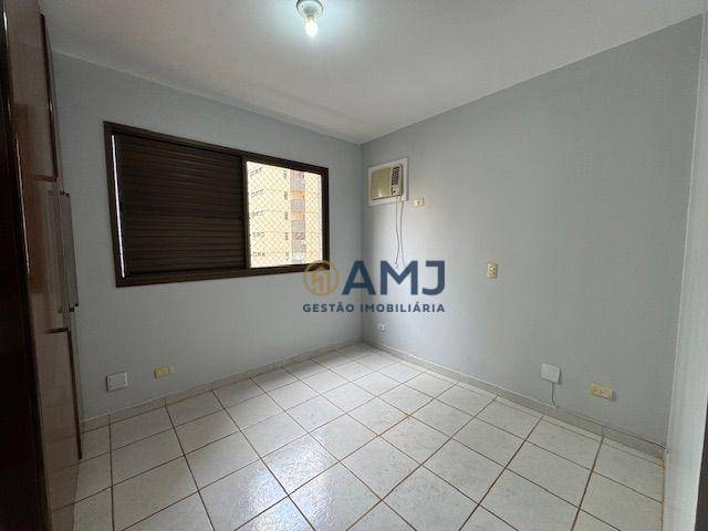 Apartamento para alugar com 3 quartos, 108m² - Foto 11