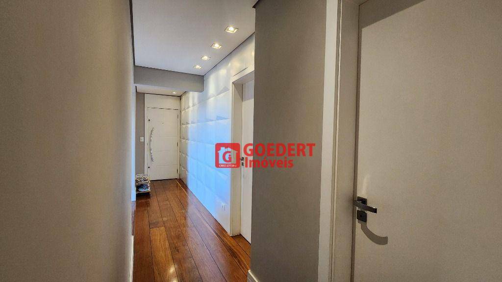 Apartamento para alugar com 3 quartos, 168m² - Foto 11