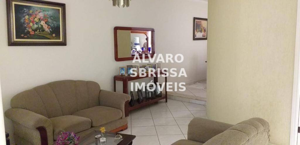 Casa à venda com 3 quartos, 200m² - Foto 4