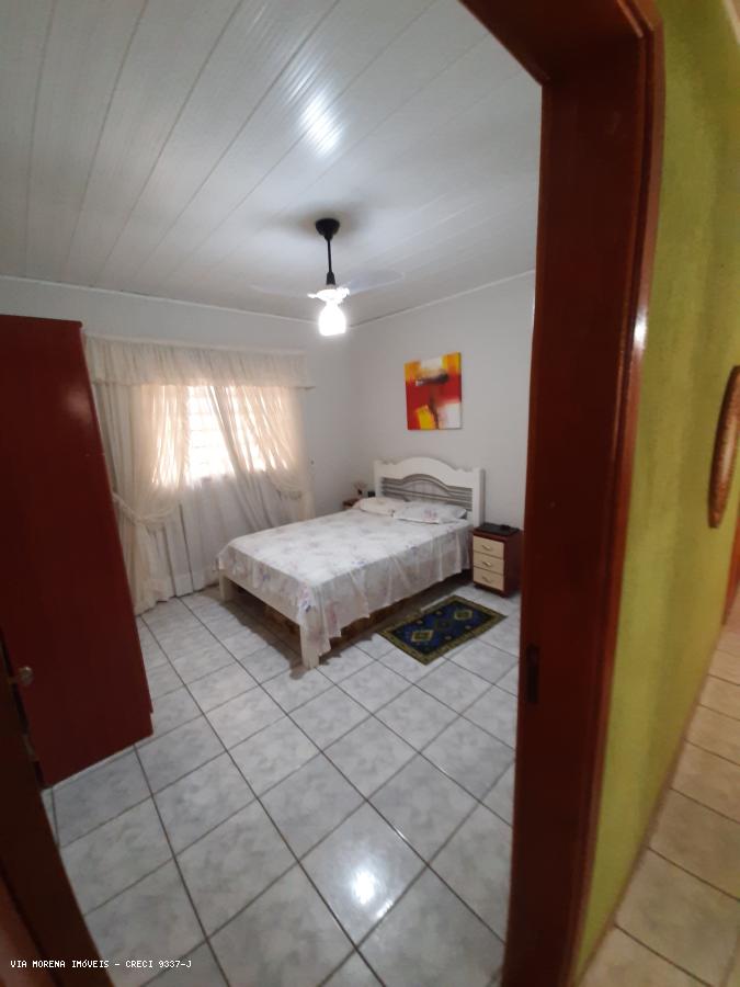 Casa à venda com 5 quartos, 300m² - Foto 13