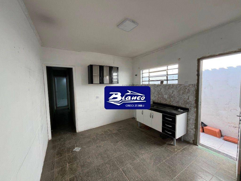 Casa à venda com 2 quartos, 70m² - Foto 6