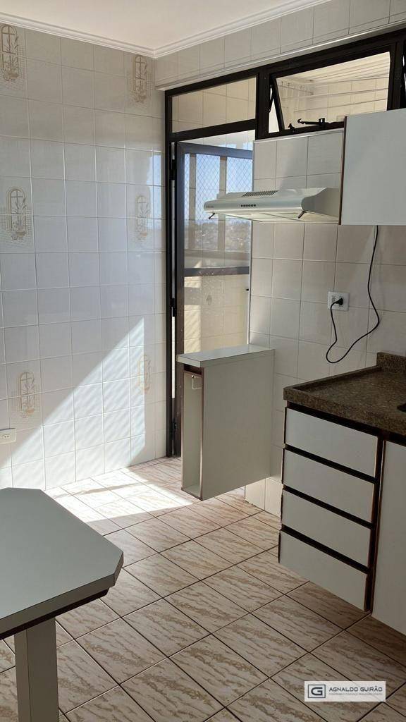 Apartamento à venda com 3 quartos, 106m² - Foto 7