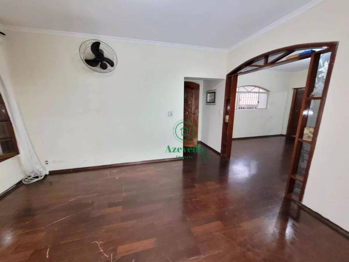 Sobrado à venda com 3 quartos, 200m² - Foto 2