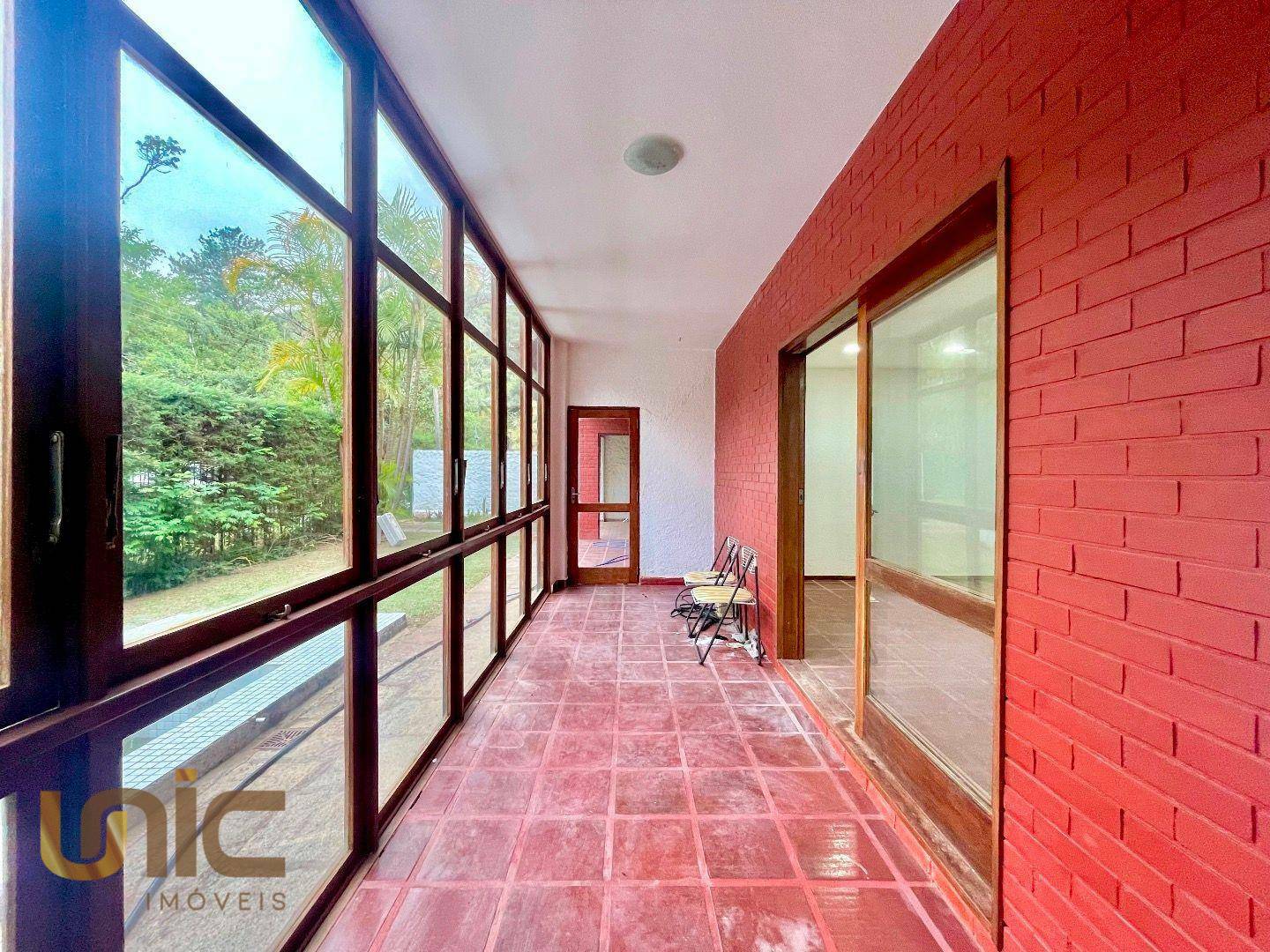 Casa de Condomínio à venda com 5 quartos, 340m² - Foto 4