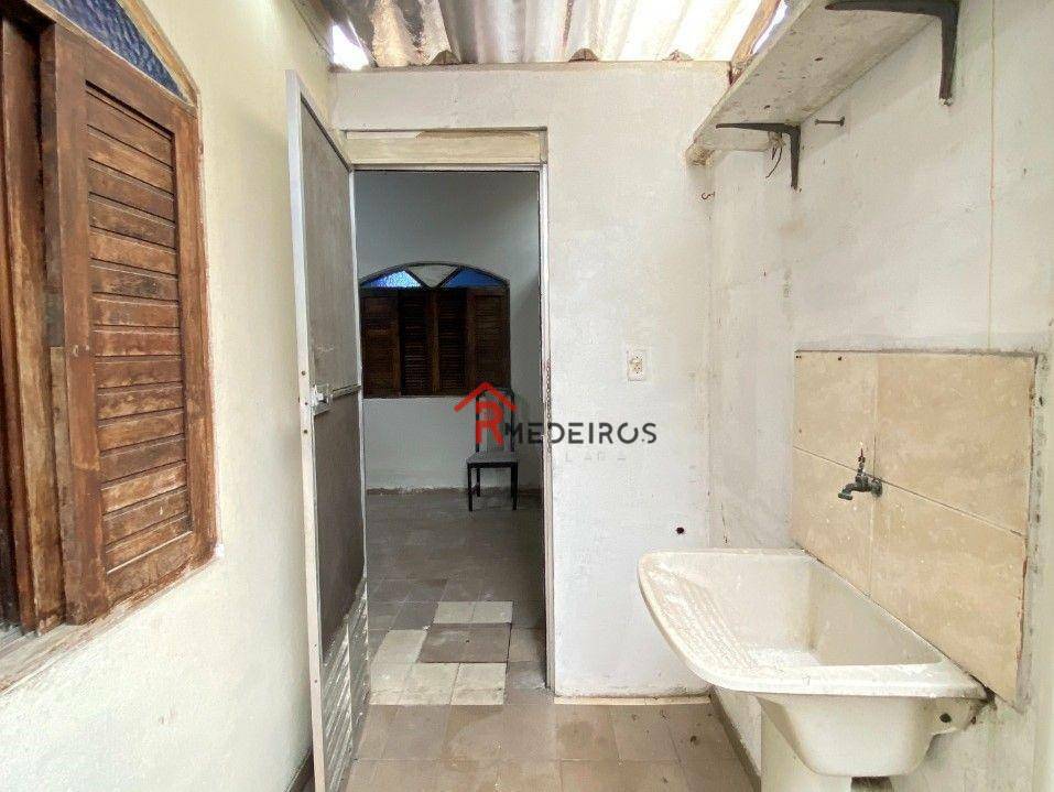 Casa à venda com 2 quartos, 85m² - Foto 26