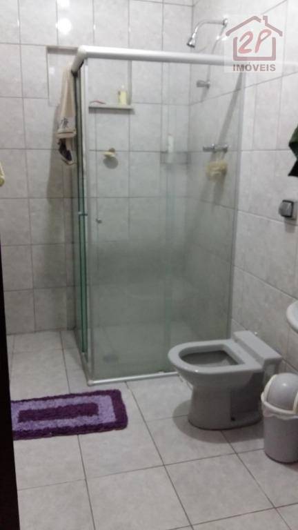 Casa à venda com 3 quartos, 200m² - Foto 24