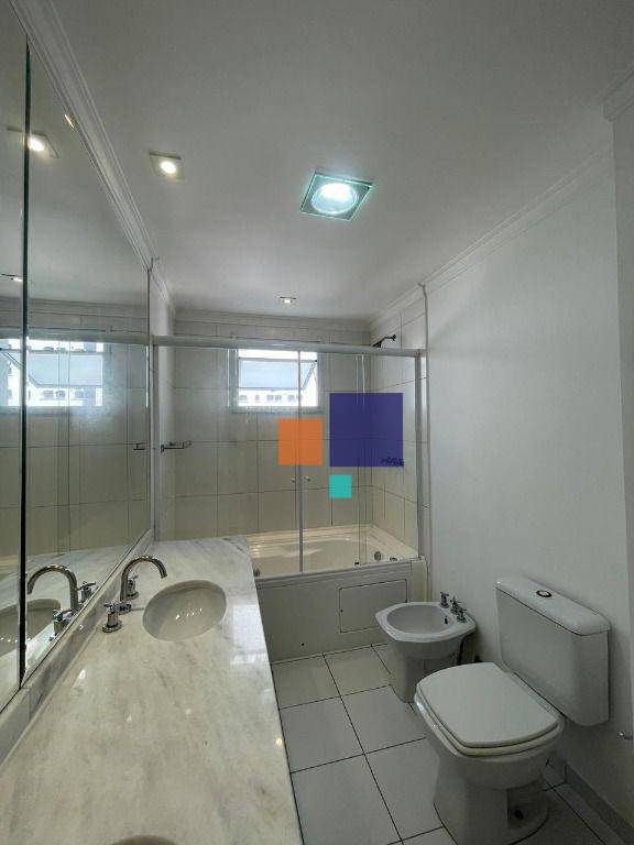 Apartamento para alugar com 4 quartos, 182m² - Foto 57