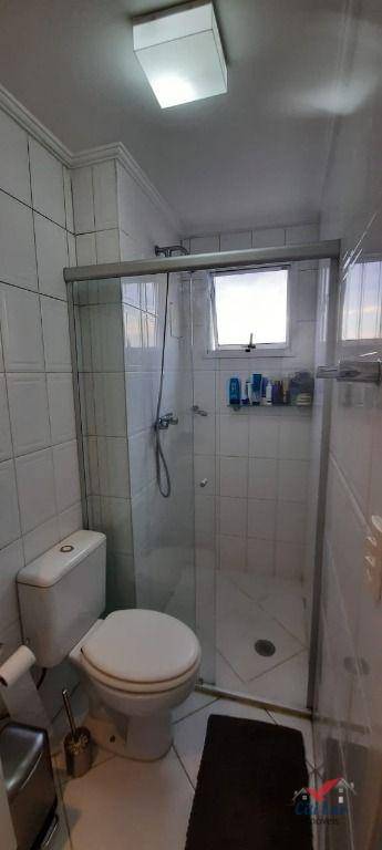 Apartamento para alugar com 2 quartos, 64m² - Foto 11