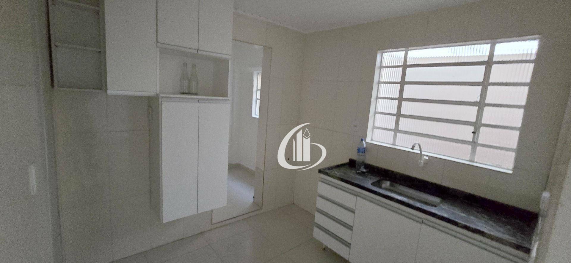 Casa para alugar com 1 quarto, 45m² - Foto 7