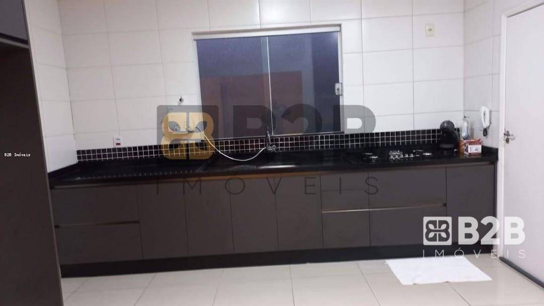 Casa à venda com 3 quartos, 250m² - Foto 18