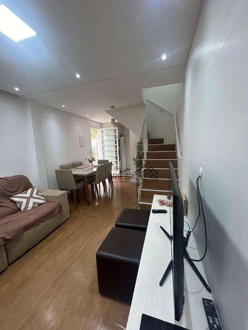 Sobrado à venda com 2 quartos, 71m² - Foto 2