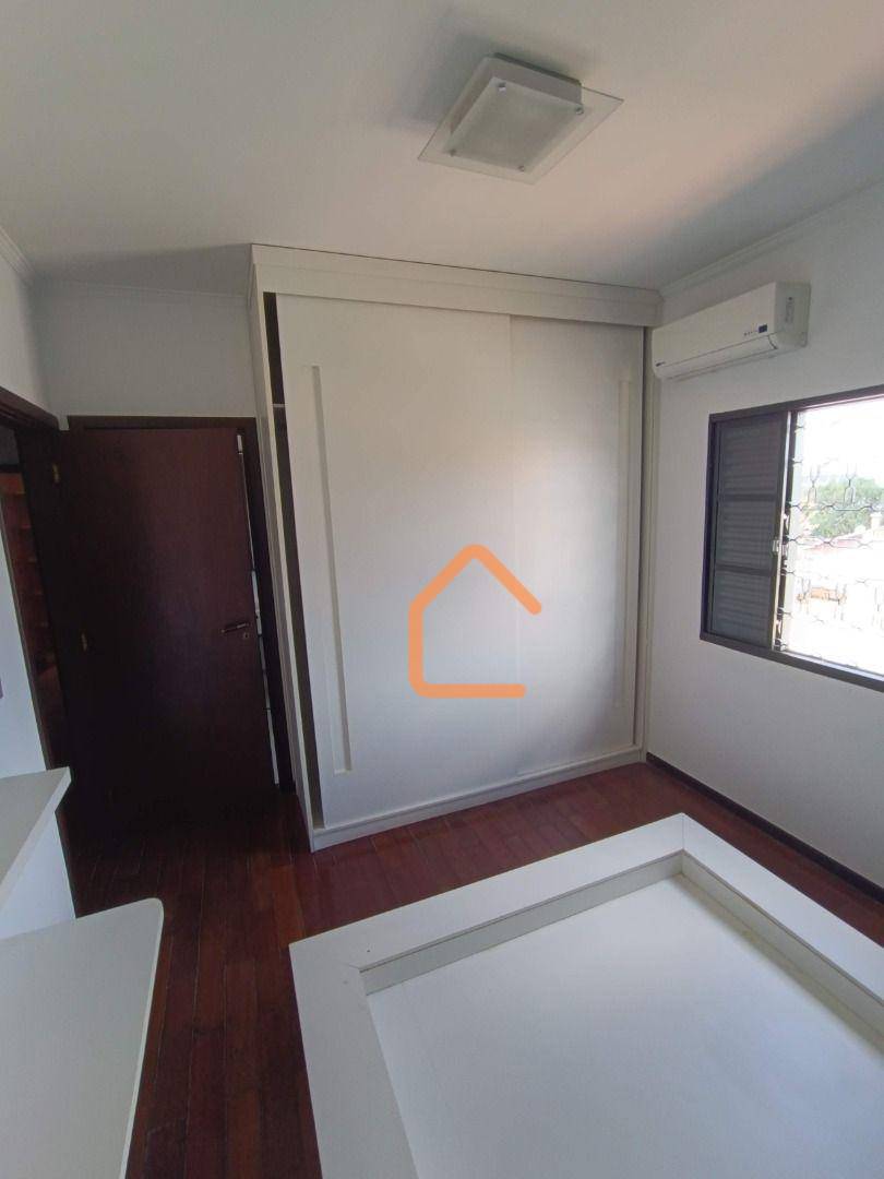 Casa para alugar com 4 quartos, 378m² - Foto 15