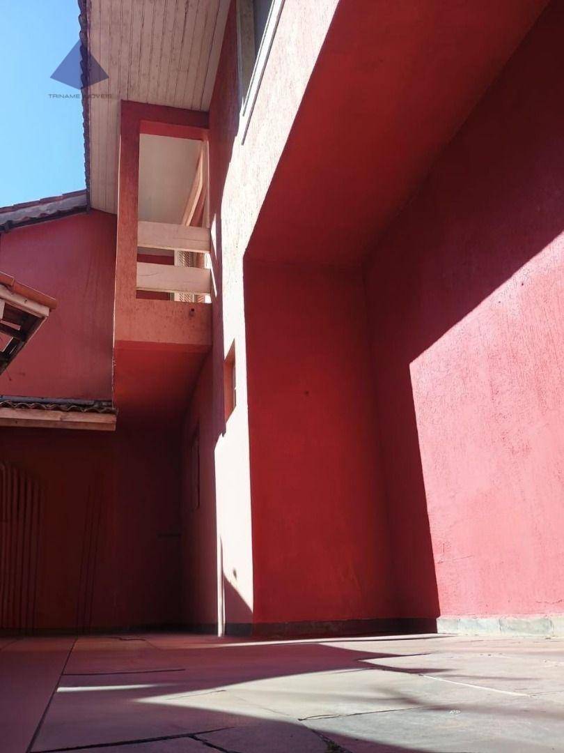 Sobrado à venda com 3 quartos, 374m² - Foto 4