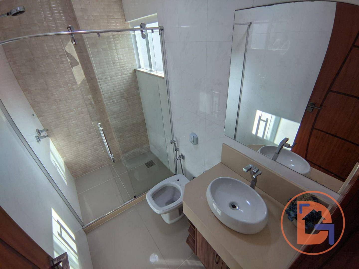 Casa à venda com 5 quartos, 240m² - Foto 17