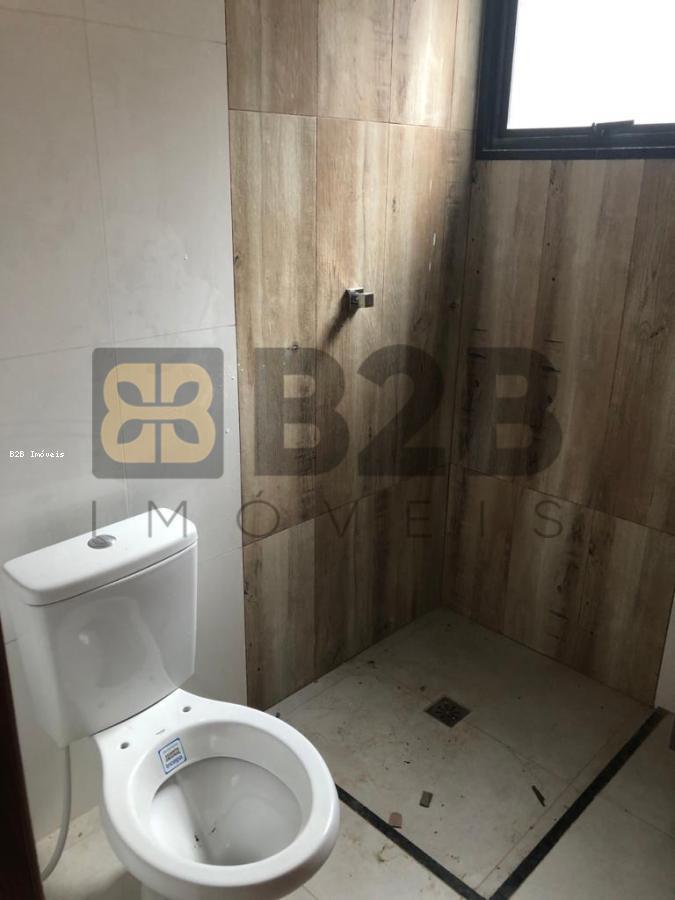 Casa à venda com 2 quartos, 125m² - Foto 11