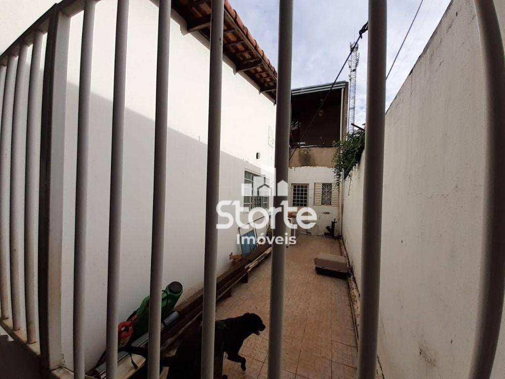 Casa à venda com 3 quartos, 190m² - Foto 15