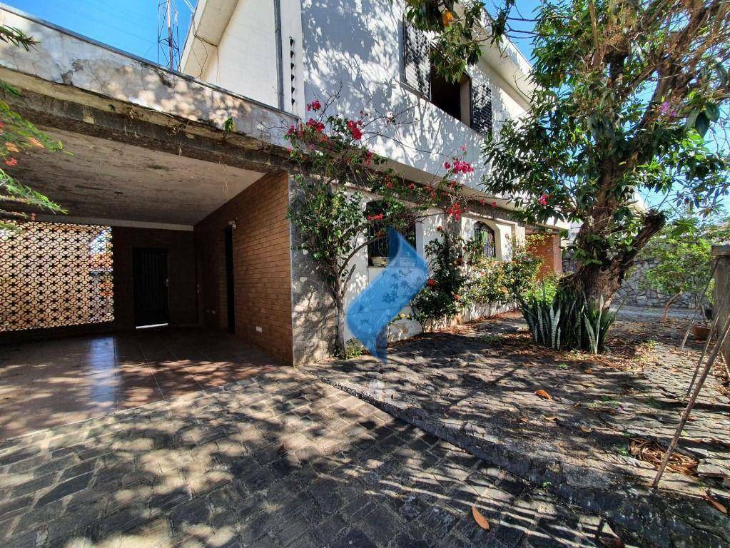 Casa à venda e aluguel com 4 quartos, 286m² - Foto 3