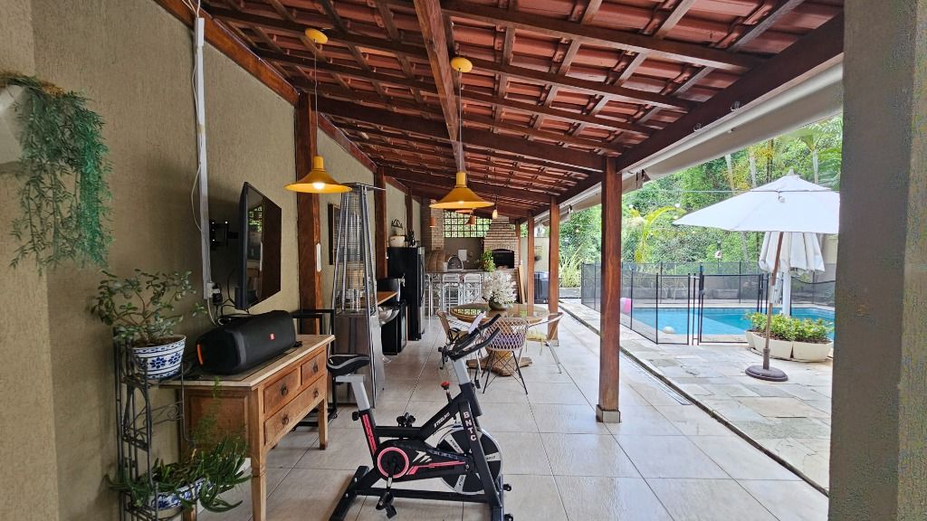 Casa de Condomínio à venda com 4 quartos, 250m² - Foto 27