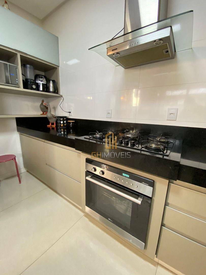 Casa de Condomínio à venda com 4 quartos, 193m² - Foto 35