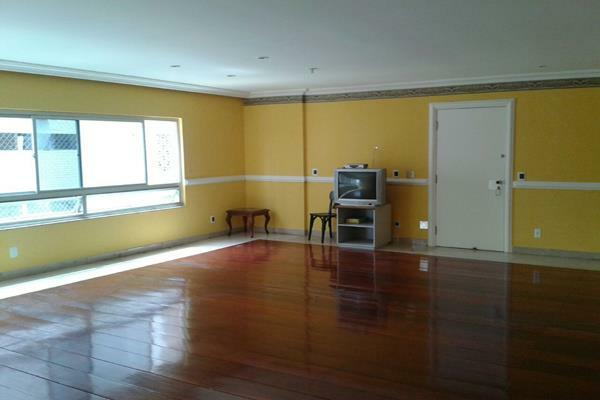 Apartamento à venda com 3 quartos, 210m² - Foto 2