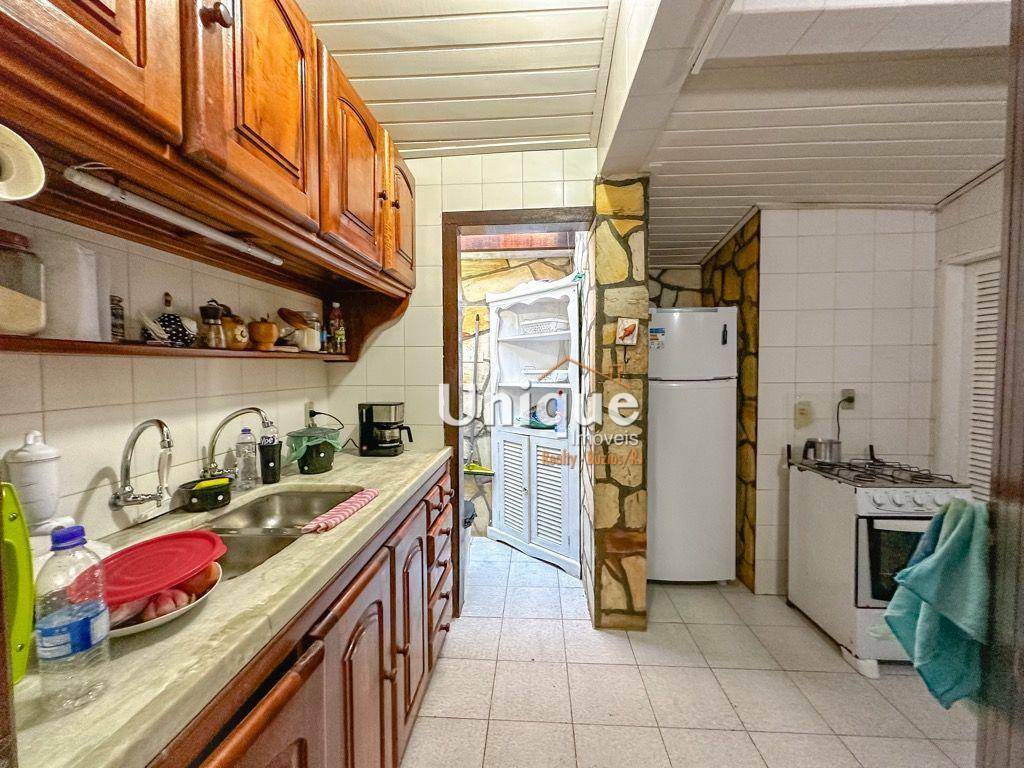 Casa à venda com 4 quartos, 360m² - Foto 6