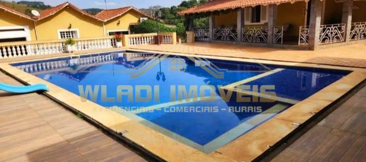 Fazenda à venda com 7 quartos, 196m² - Foto 1