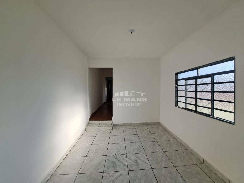 Casa à venda com 4 quartos, 144m² - Foto 13