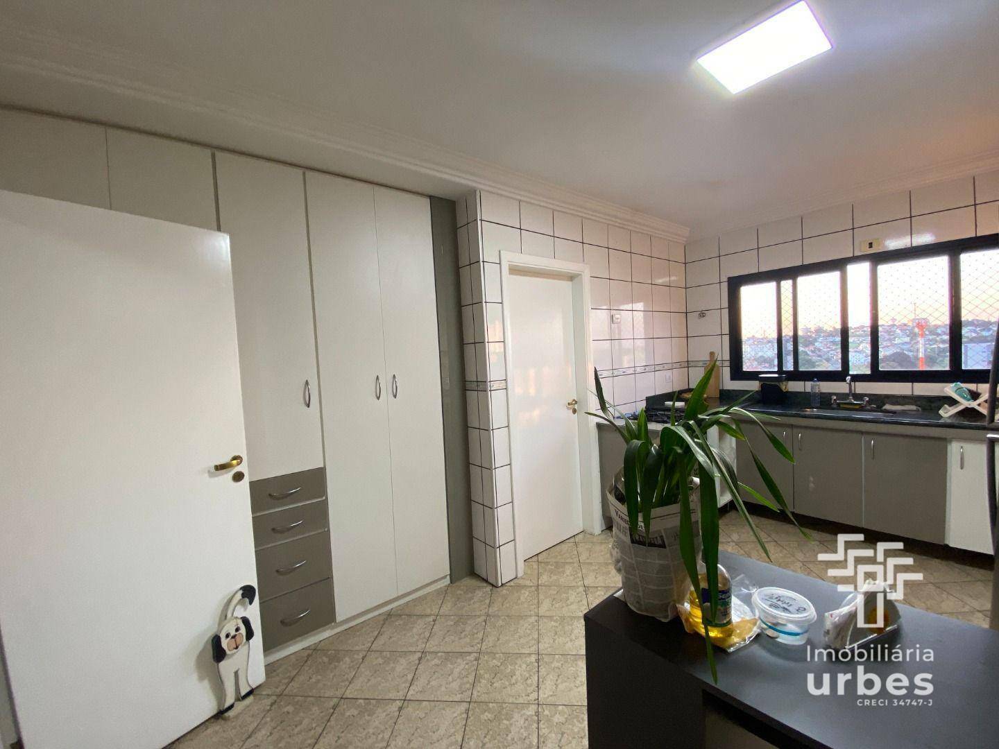 Apartamento à venda com 3 quartos, 178m² - Foto 31