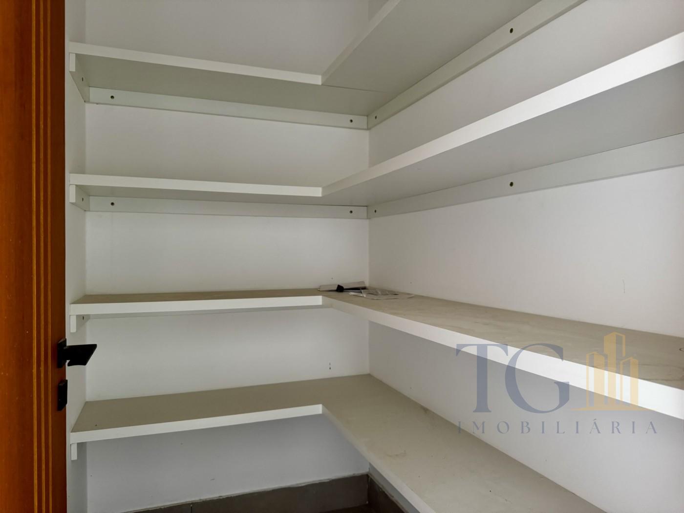 Casa de Condomínio à venda com 4 quartos, 420m² - Foto 49