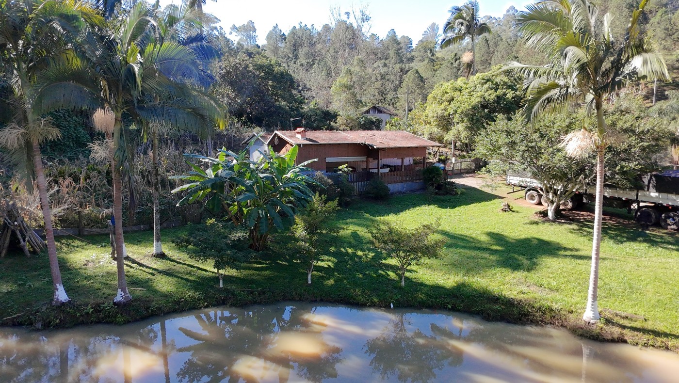 Sítio à venda com 3 quartos, 40000m² - Foto 1