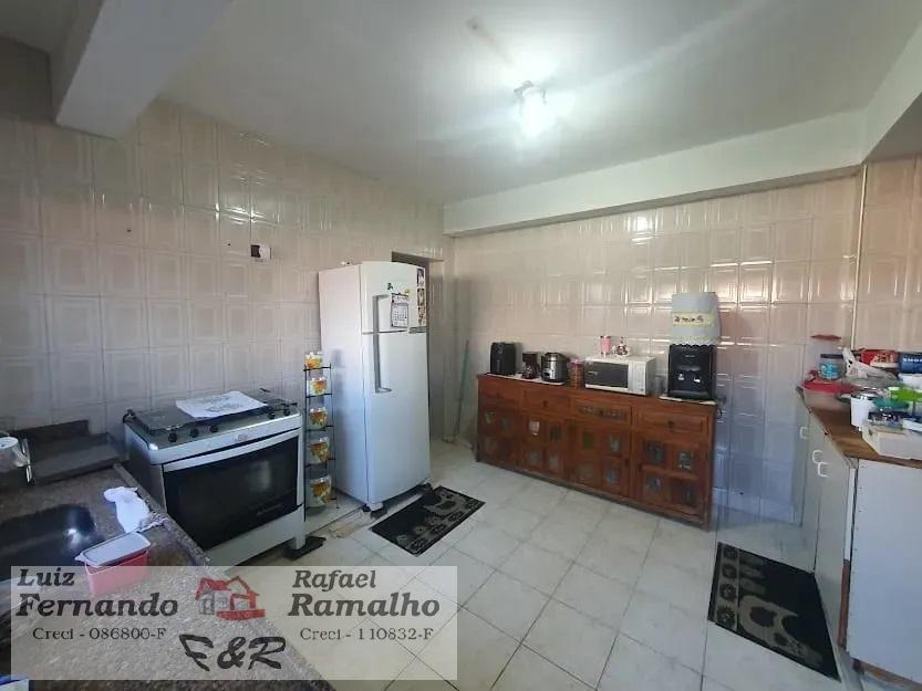 Casa à venda com 4 quartos, 172m² - Foto 11