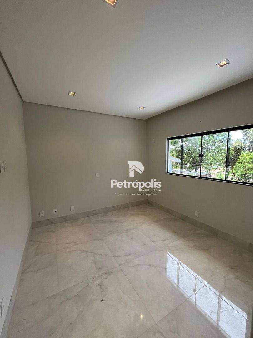 Casa à venda com 6 quartos, 377m² - Foto 9