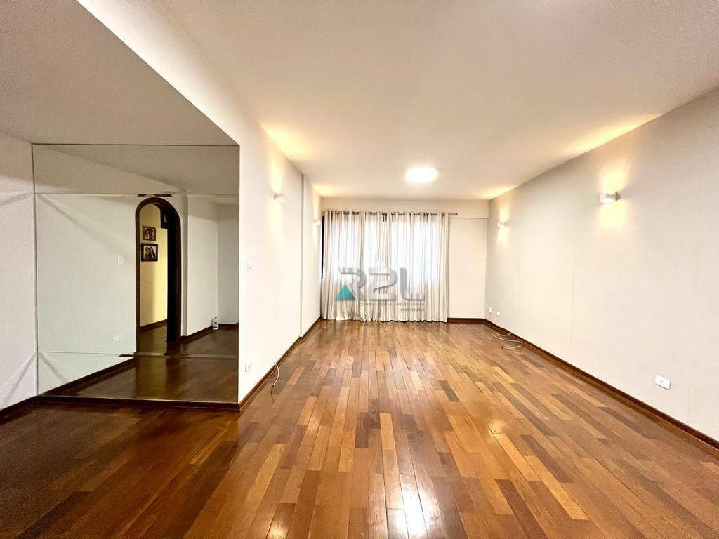 Apartamento à venda com 3 quartos, 130m² - Foto 1