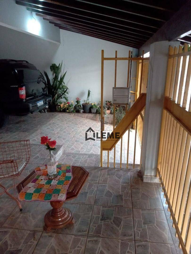 Casa à venda com 3 quartos, 165m² - Foto 2