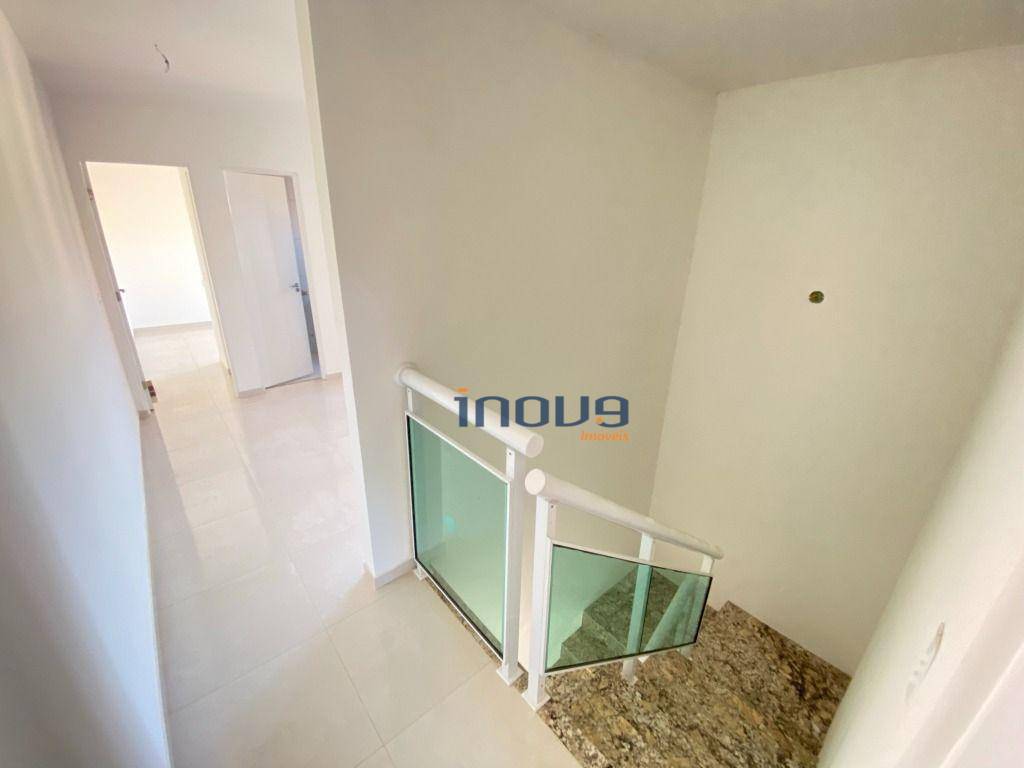 Casa à venda com 4 quartos, 131m² - Foto 14