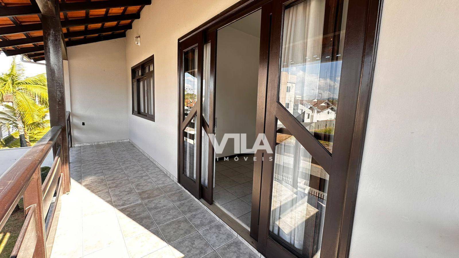 Casa à venda com 6 quartos, 305m² - Foto 18