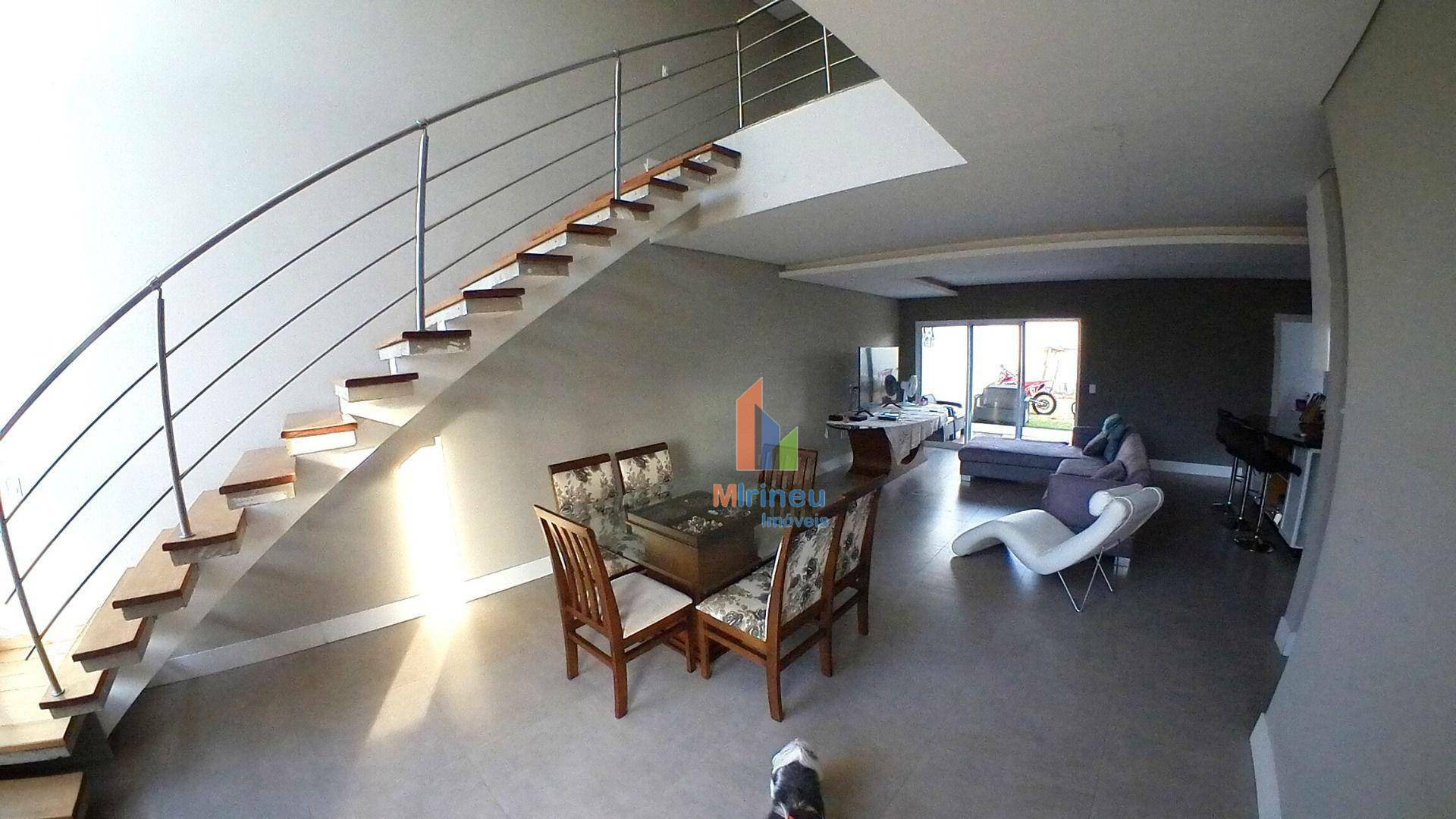 Casa de Condomínio à venda com 4 quartos, 195m² - Foto 2