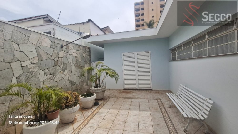 Casa para alugar com 4 quartos, 1050m² - Foto 11