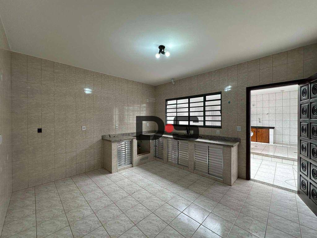 Casa à venda com 2 quartos, 157m² - Foto 7