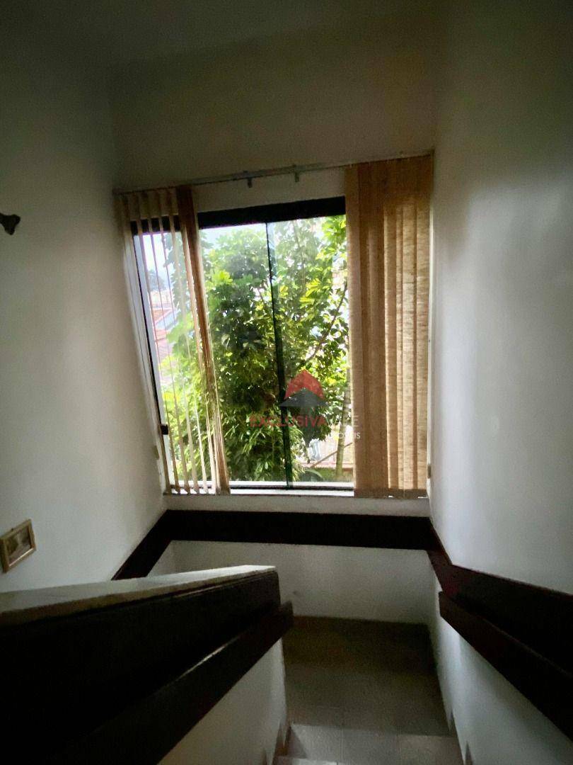 Casa à venda com 4 quartos, 326m² - Foto 23