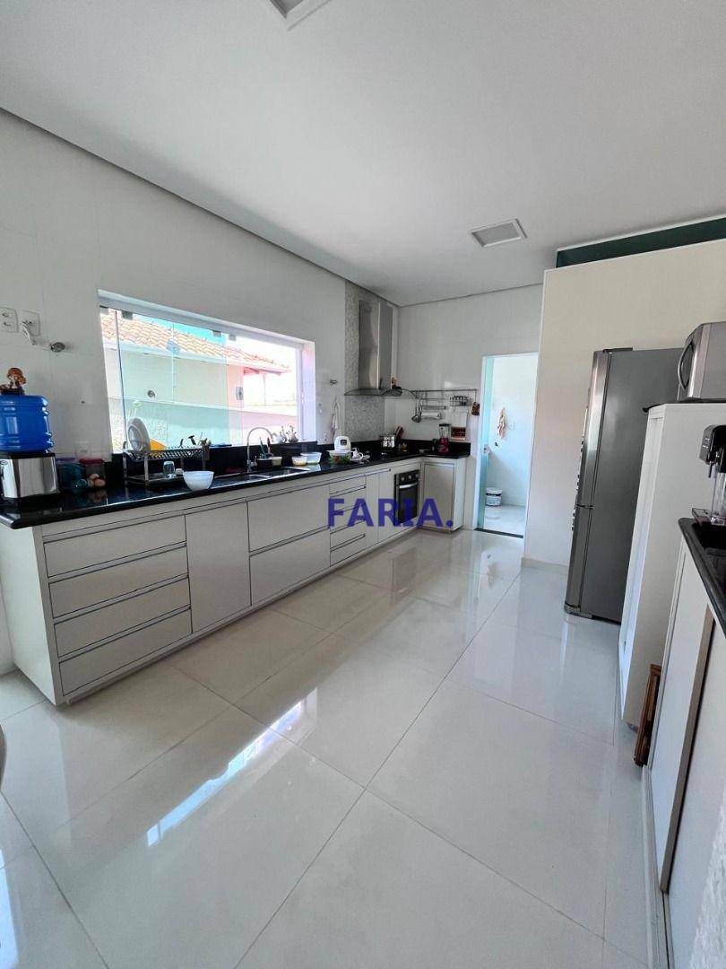 Casa à venda com 4 quartos, 520m² - Foto 10