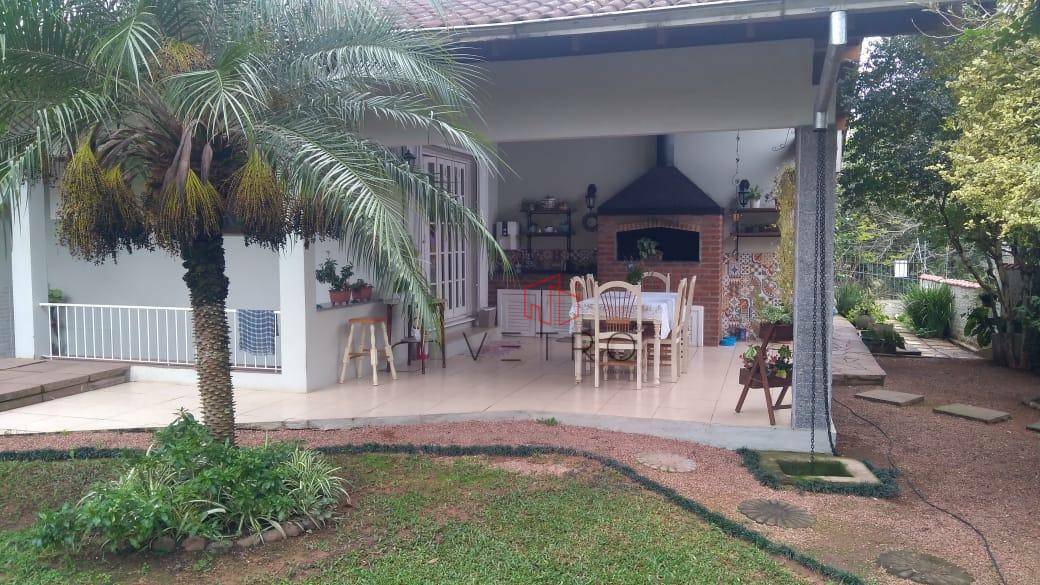 Casa à venda com 3 quartos, 230m² - Foto 4