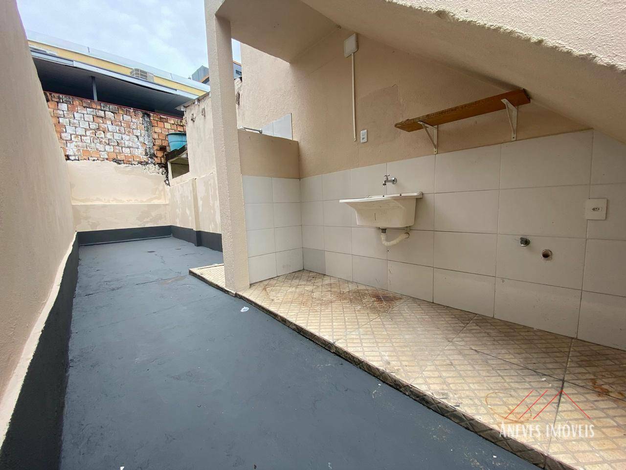 Casa à venda e aluguel com 2 quartos, 50m² - Foto 4