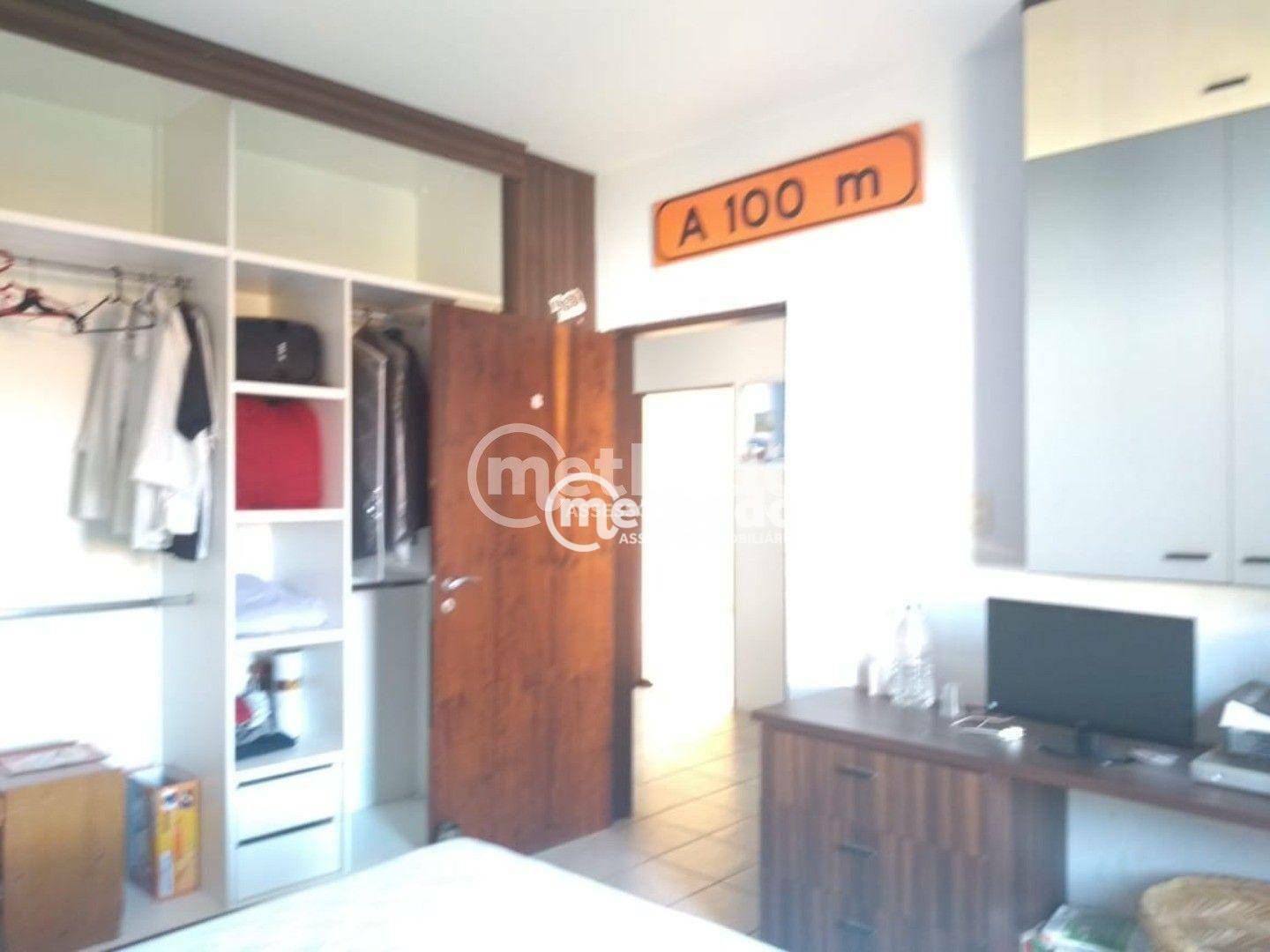 Casa à venda com 4 quartos, 217m² - Foto 8