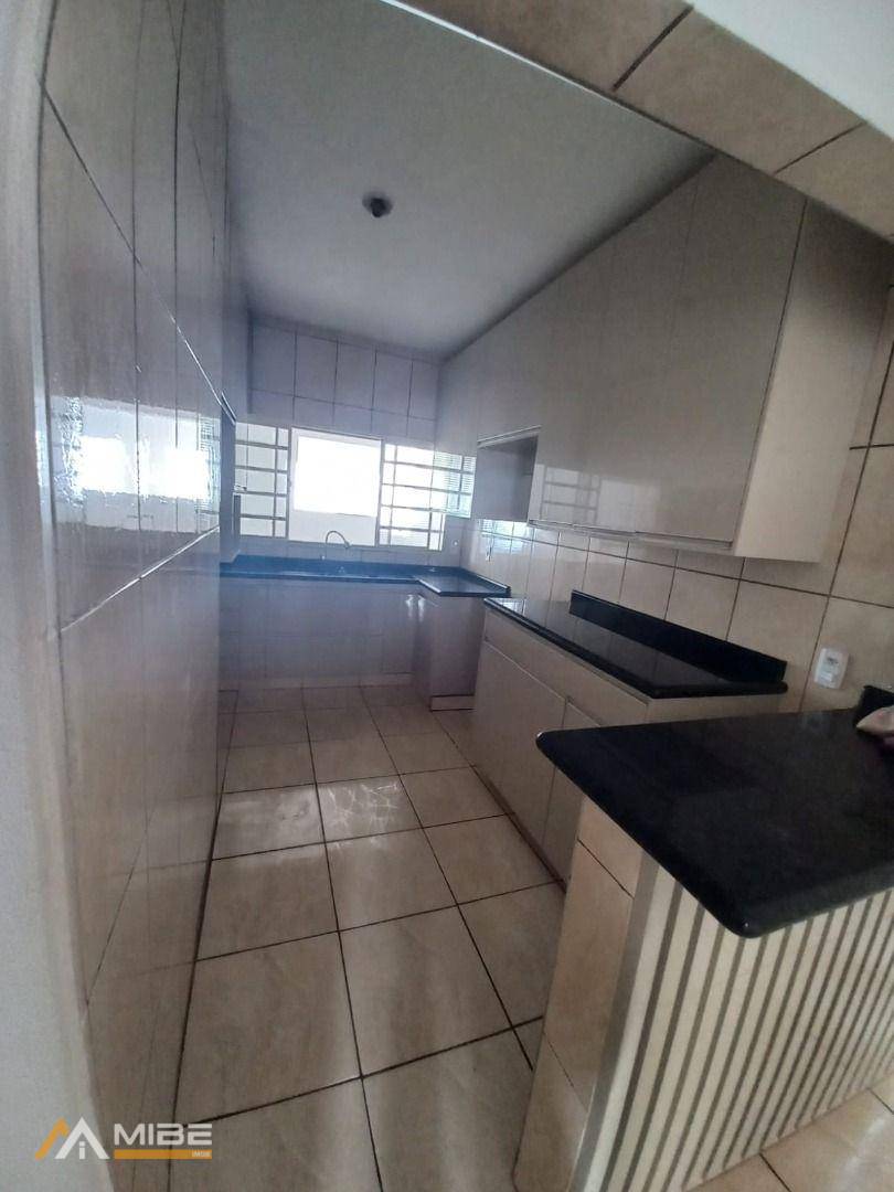 Casa para alugar com 3 quartos, 120m² - Foto 4