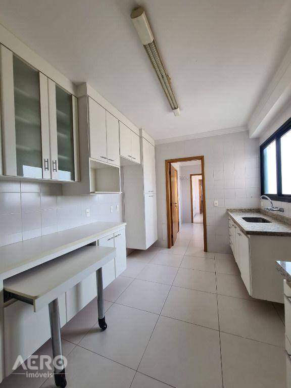 Apartamento à venda com 3 quartos, 147m² - Foto 2