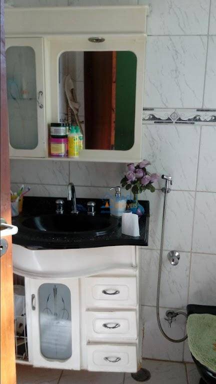 Sobrado à venda e aluguel com 3 quartos, 150m² - Foto 3